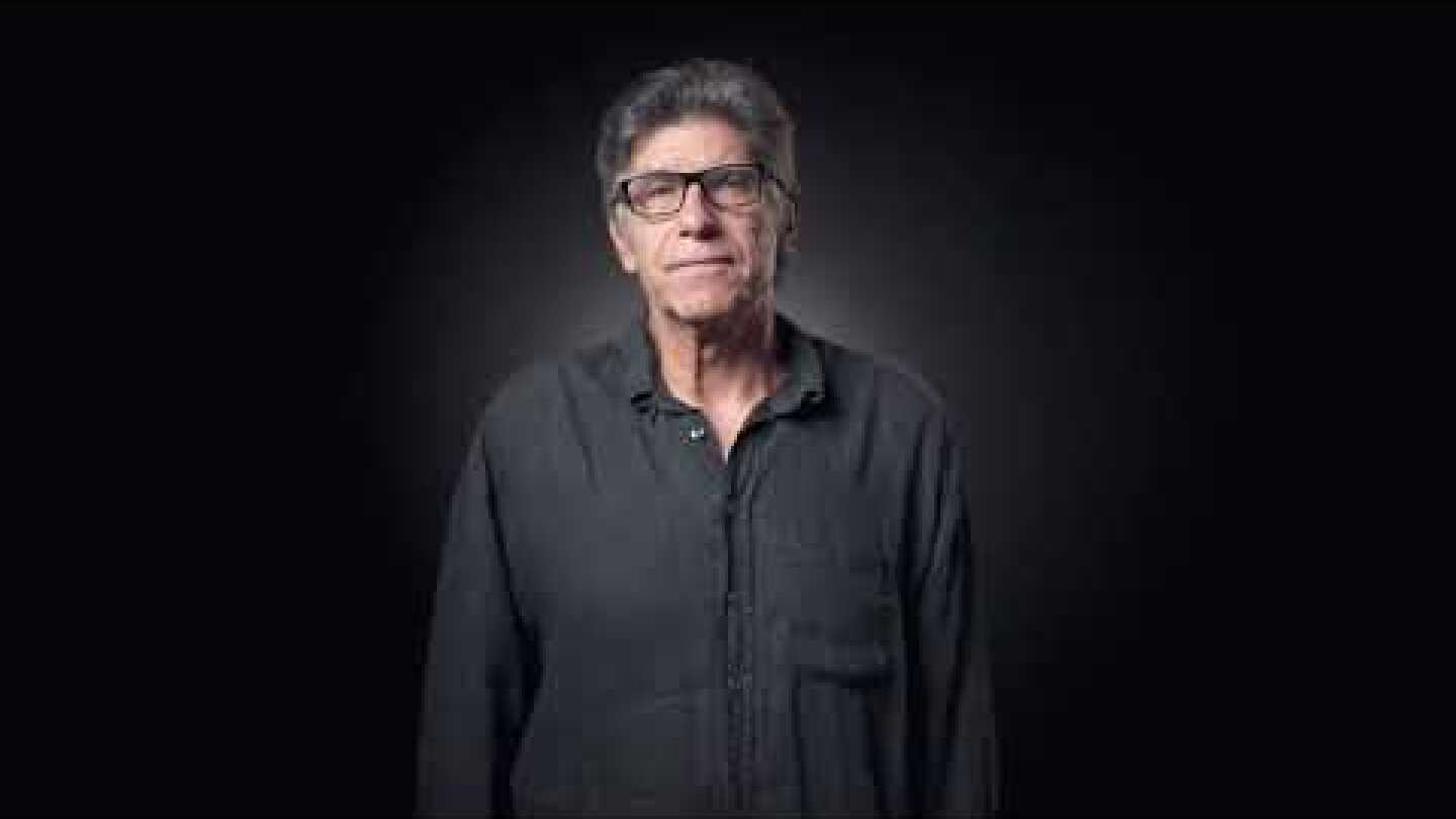 Ο Γιάννης Μπέζος πρωταγωνιστής του σποτ του 11ου Διεθνούς Θερινού Πανεπιστημίου