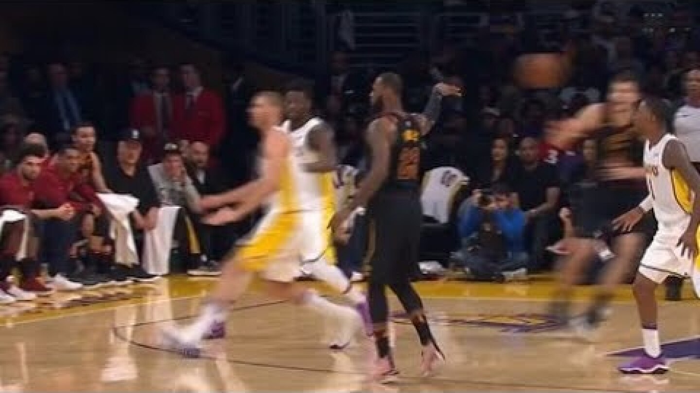 LeBron James Fools The Entire Lakers Team with No-Look Pass
