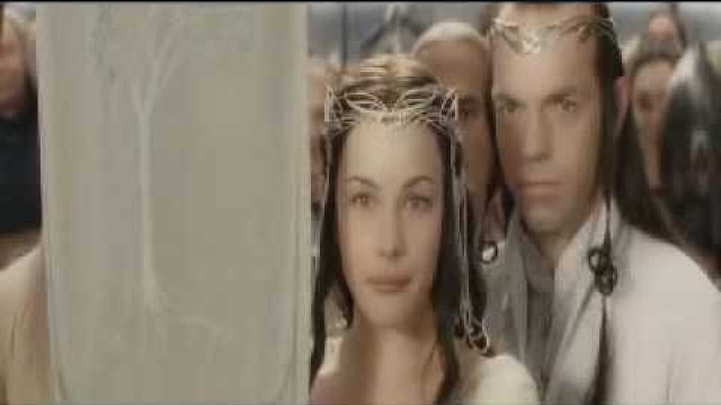 Aragorn and Arwen kiss