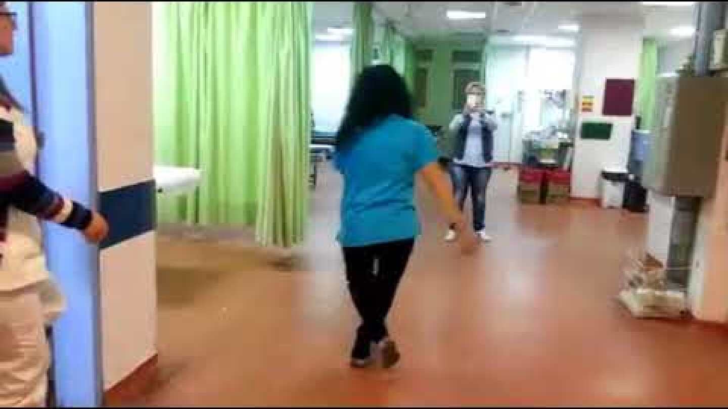 Γλέντι γιατρών και νοσηλευτών στο νοσοκομείο Μυτιλήνης (3)