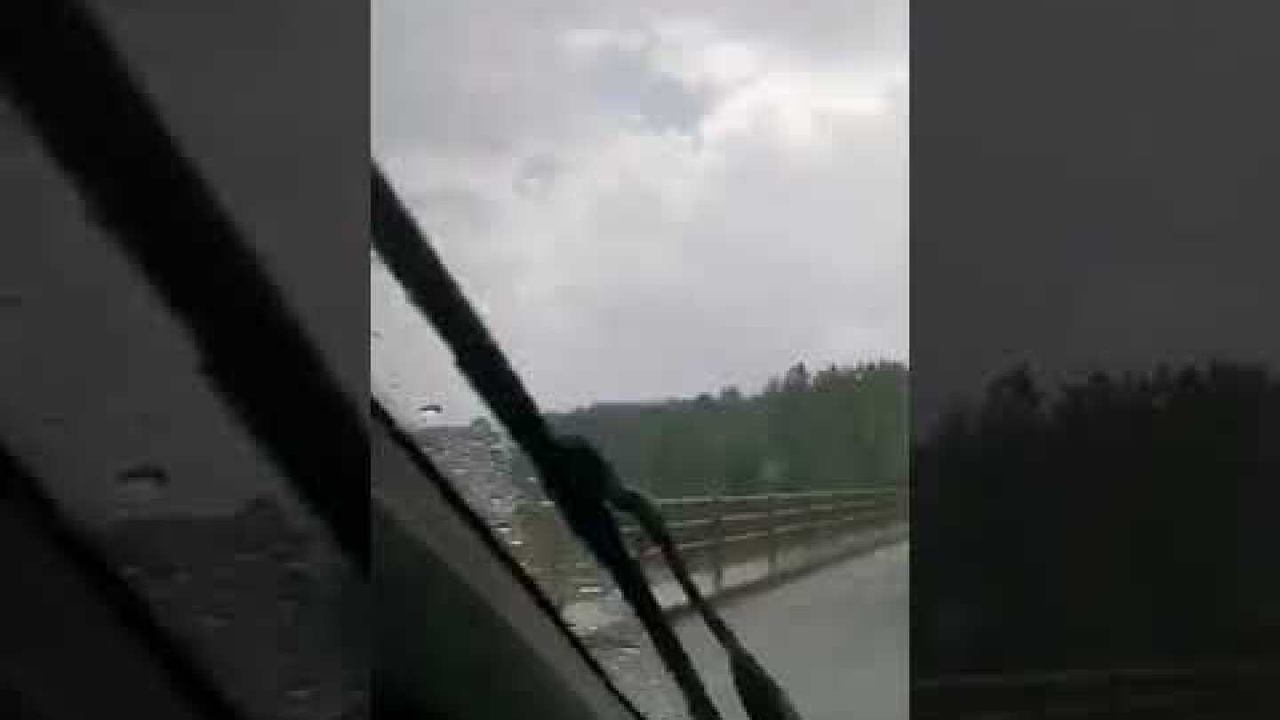 Φούσκωσε επικίνδυνα ο Πηνειός