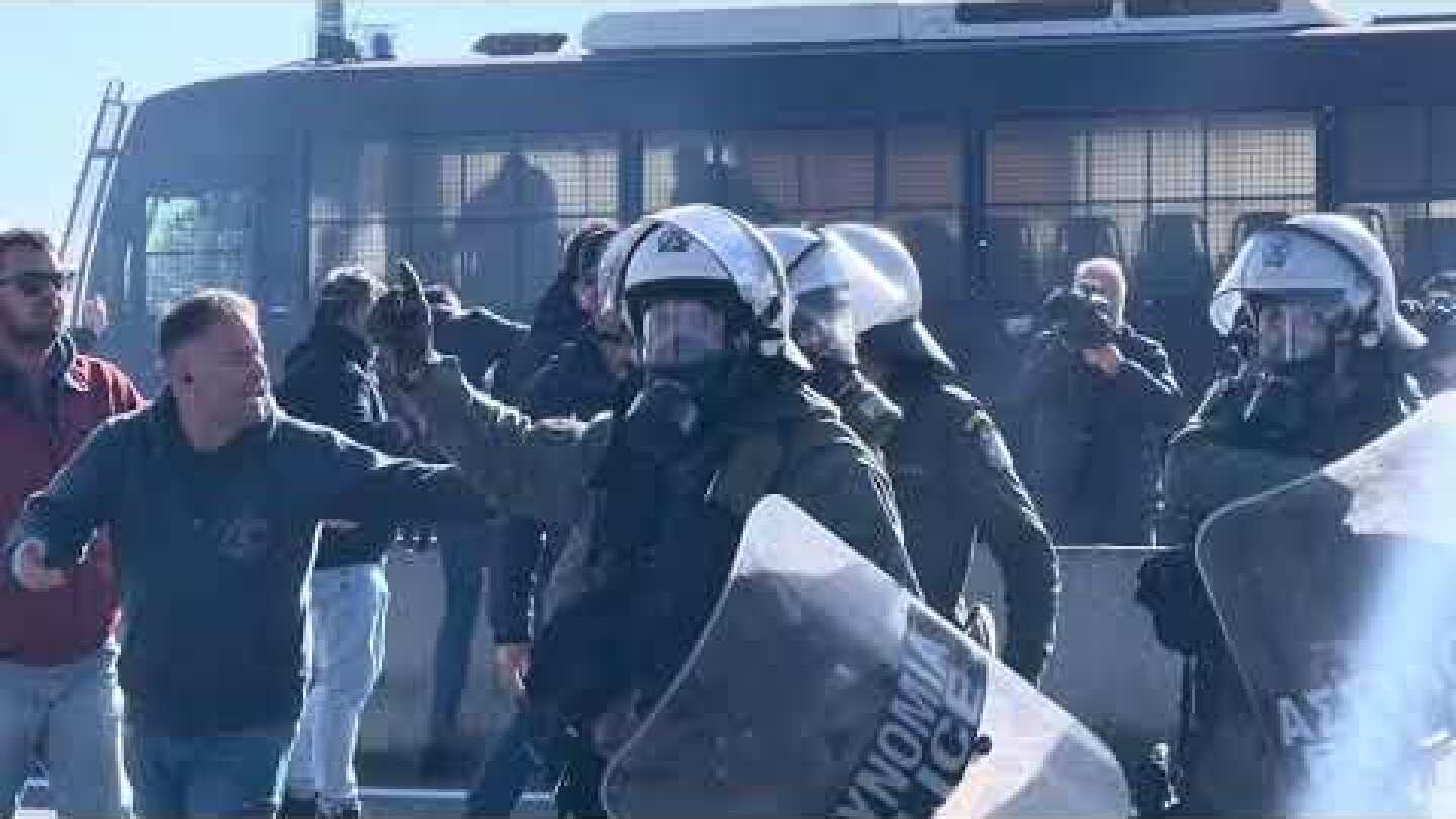 Μεγάλη ένταση μεταξύ αγροτών και αστυνομίας 