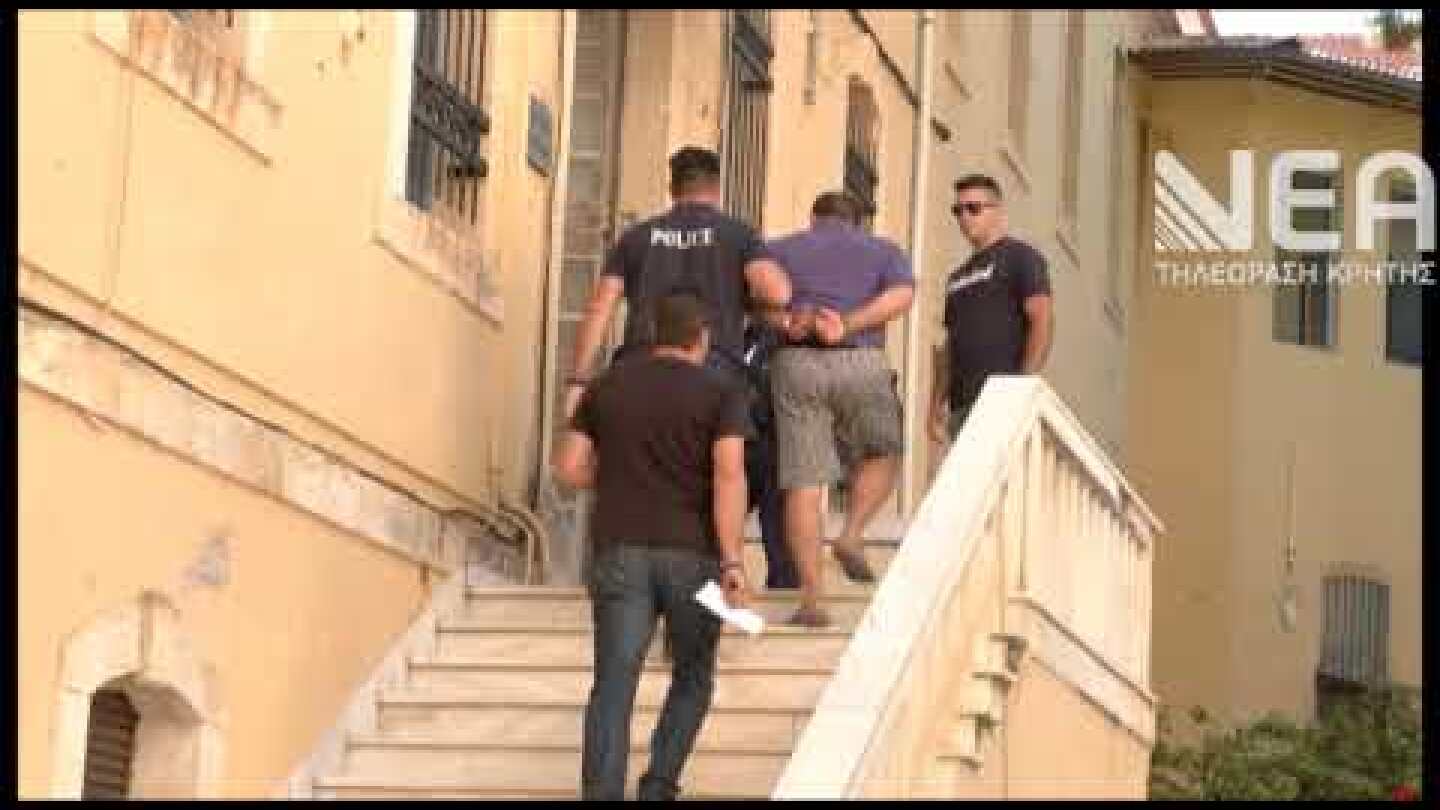 ΘΥΜΑ ΞΥΛΟΔΑΡΜΟΥ 15ΧΡΟΝΟ ΚΟΡΙΤΣΙ ΑΠΟ ΤΟΝ ΠΑΤΕΡΑ ΤΗΣ