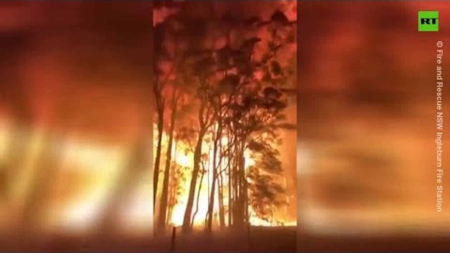Bush firestorm captured in Australia