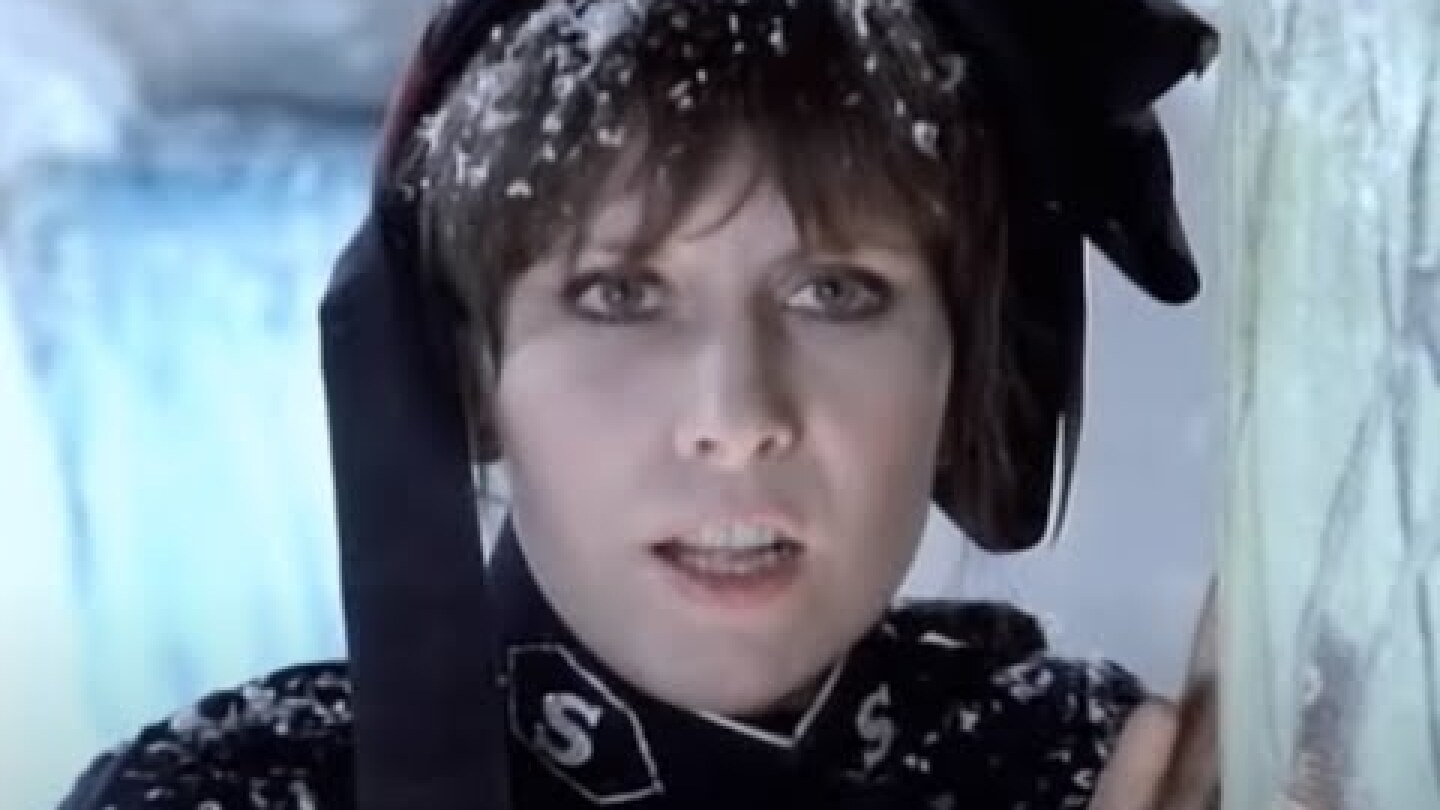 Pretenders - 2000 Miles (Official Music Video)