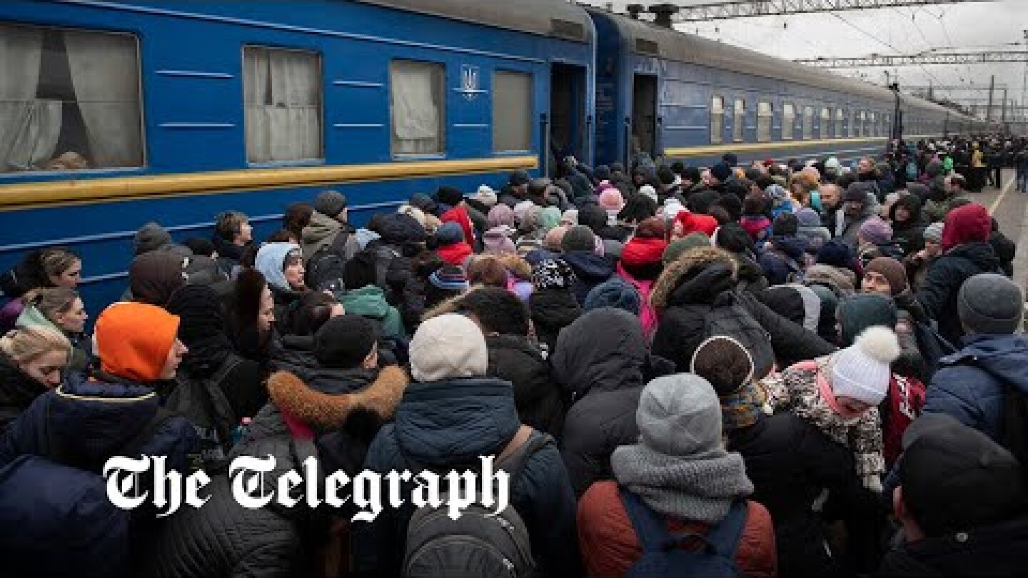 Ukrainian refugees desperately flee Zaporizhzhia on packed trains | Dispatch
