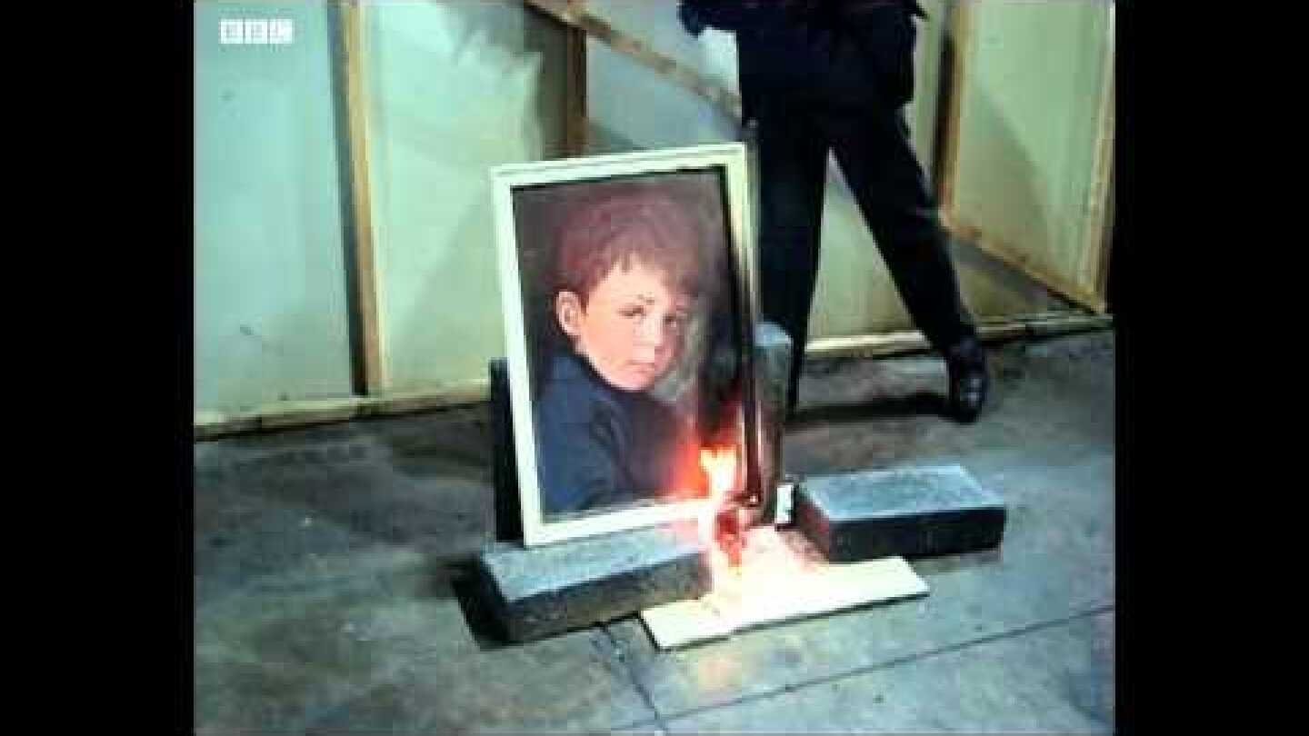 Punt PI tries to burn 'cursed' Crying Boy painting (BBC Radio 4)