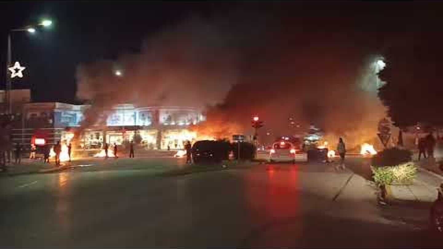 Φωτιές από Ρόμα στην εθνική οδό στο Αγρίνιο