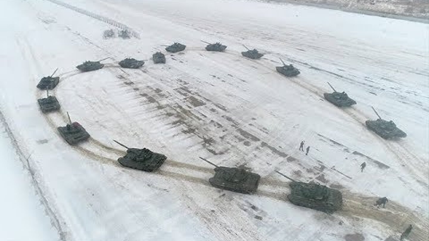 Бронетанковое сердце: военнослужащий сделал своей девушке необычное предложение