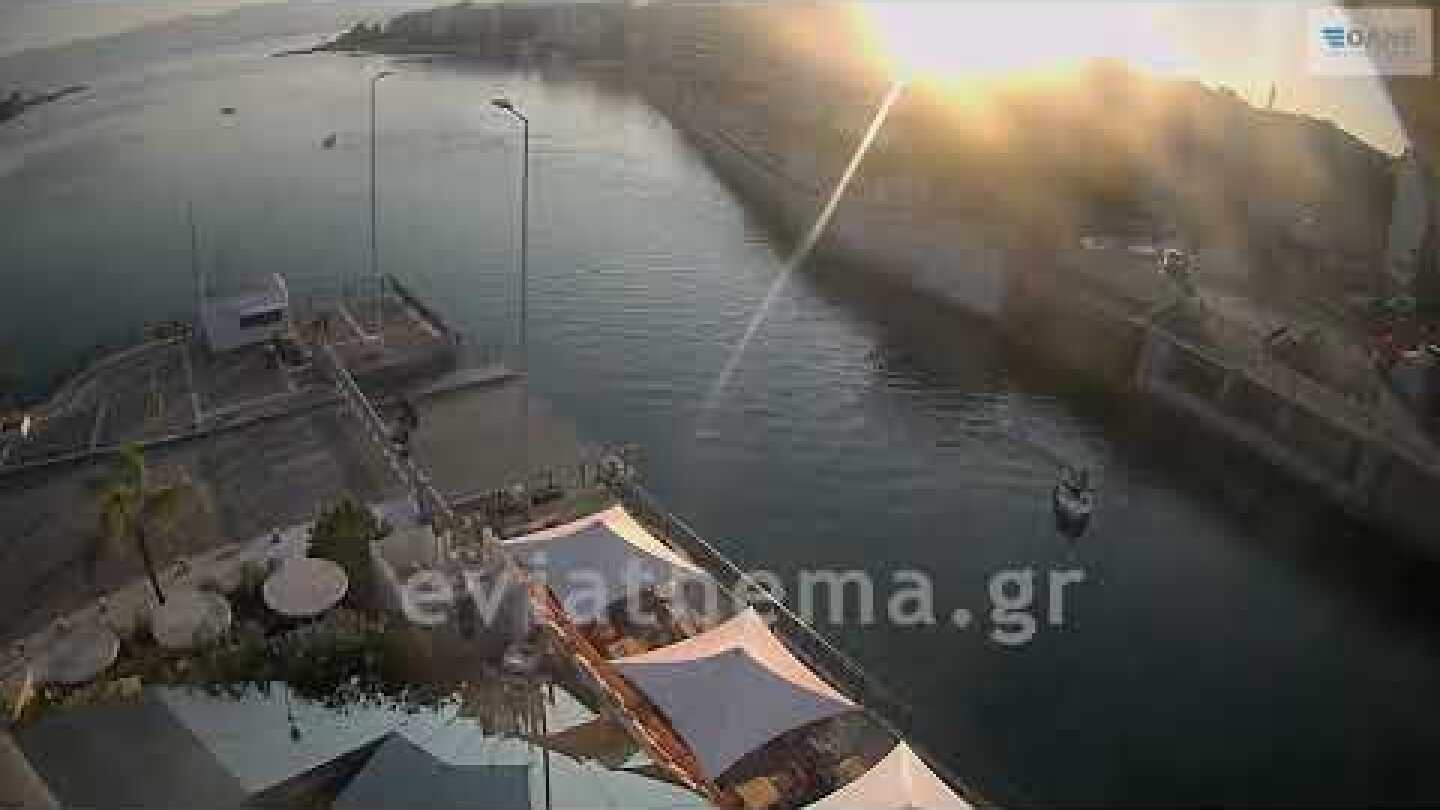 Χαλκίδα: «Κόλλησε» η παλιά γέφυρα του Ευρίπου