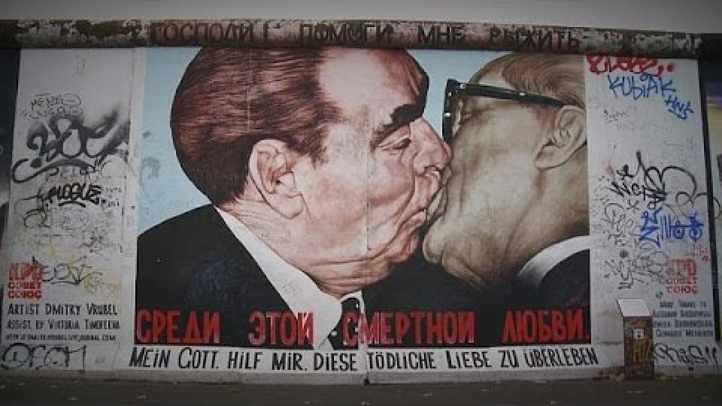Author of East Side Gallery's 'Fraternity Kiss' 25 years on - le mag