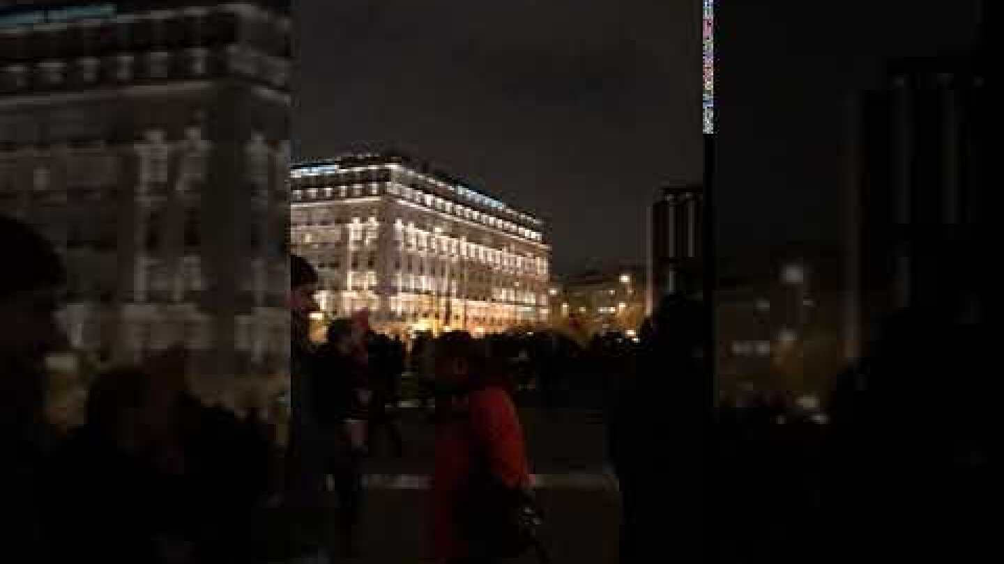 Athens Voice-Επεισόδια με χημικά έξω από τη Βουλή 15/1/18