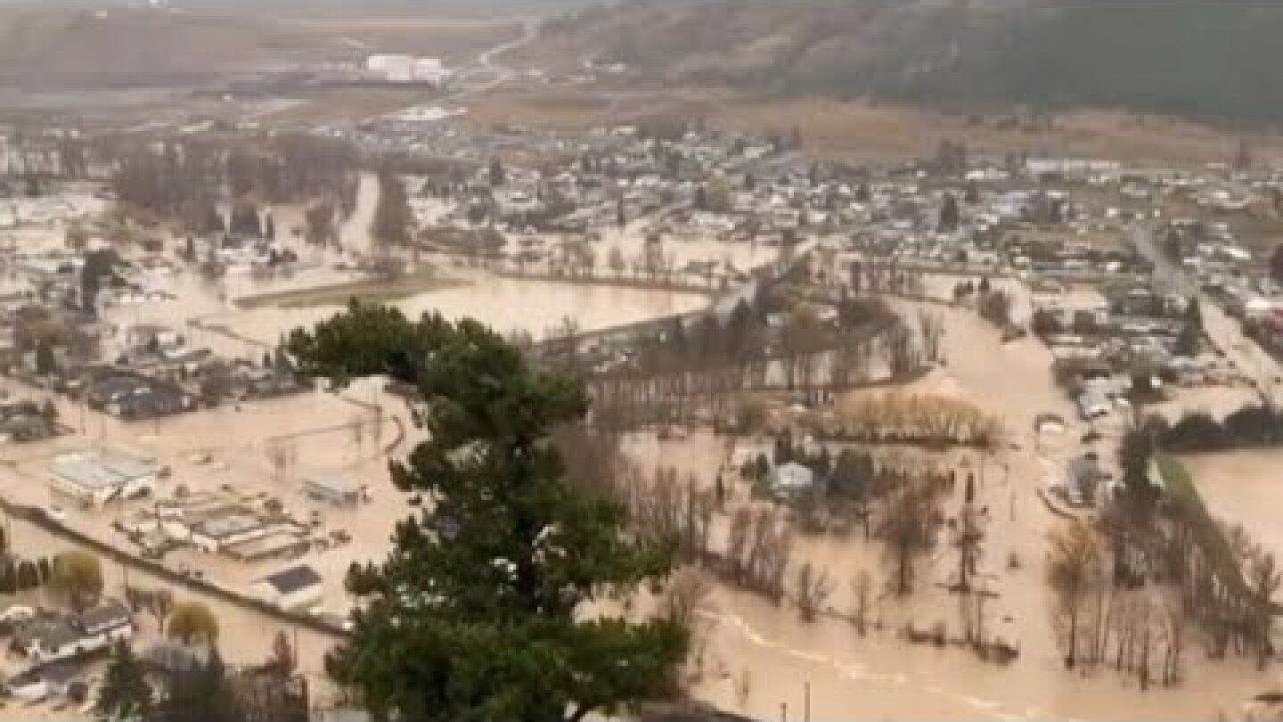 🇨🇦 Entire city evacuated and contaminated as floods hit Merritt, British Colombia, Canada 11 15 21