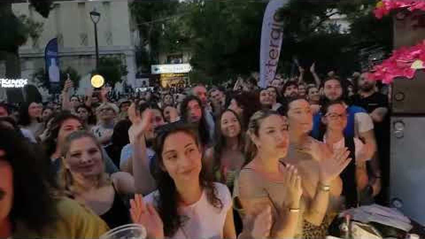 VOICE 102,5 -1 χρόνος "Το Μπαλκόνι του Papazό " -  «Eίναι Εντάξει Μαζί μου» Papazό & Νίνα Μαζάνη