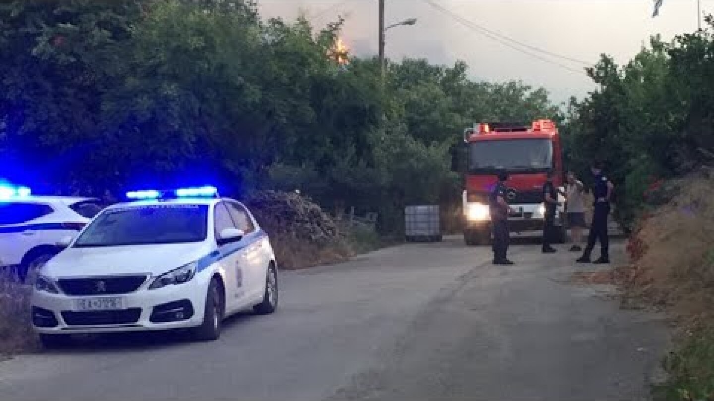 Live απο το χωριό Δρυμος πυρκαγιά σε εξέλιξη