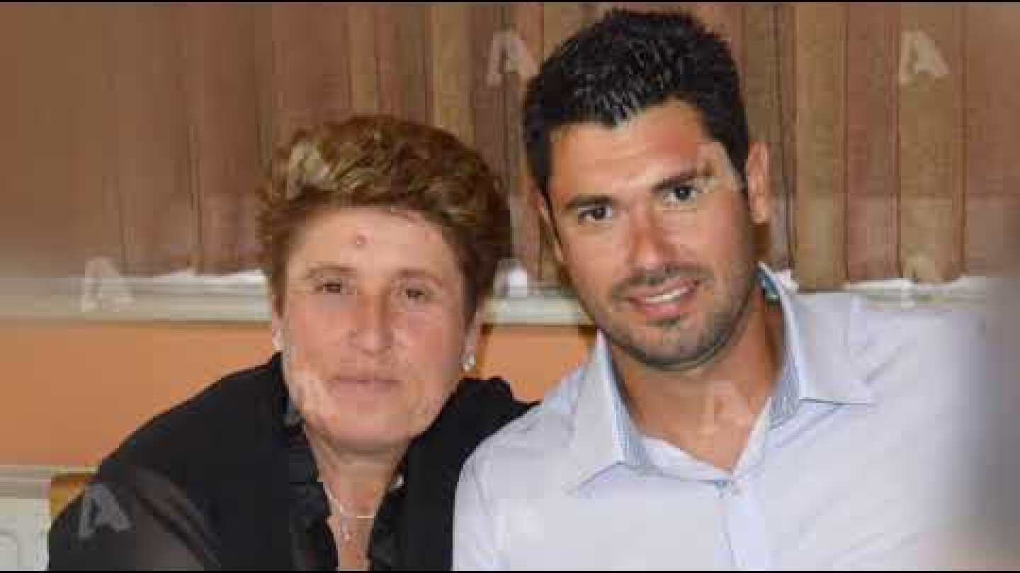 Η ΜΑΝΑ: ΚΟΠΗΚΑ ΣΤΑ ΠΕΝΗΝΤΑ ΚΟΜΜΑΤΙΑ…