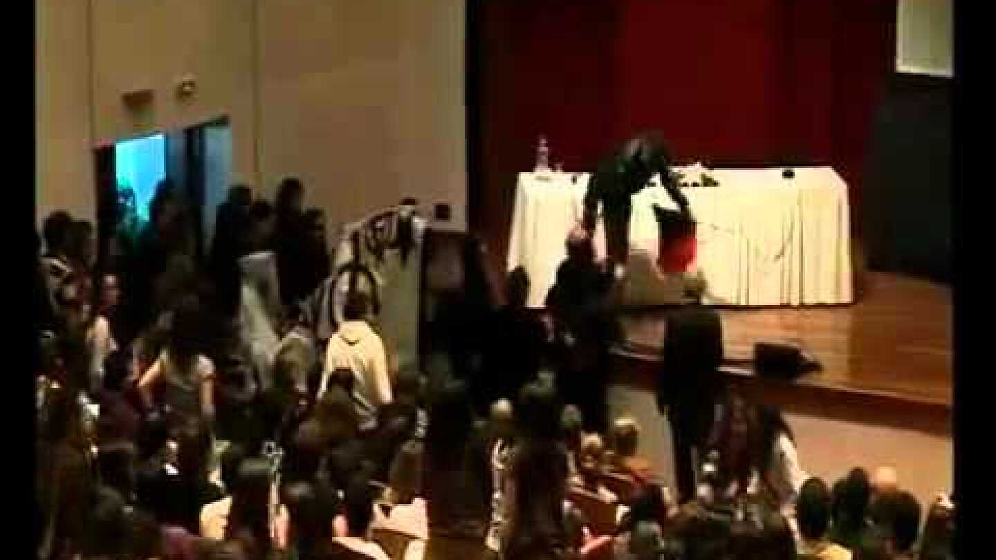 Επεισόδιο με τον νομπελίστα James Watson στην Πάτρα.mp4