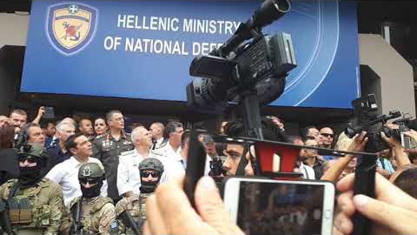 Thestival.gr Τσίπρας βολτα ΔΕΘ