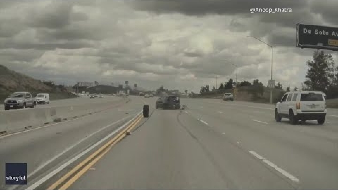 Full video: car launched into the air by loose tire