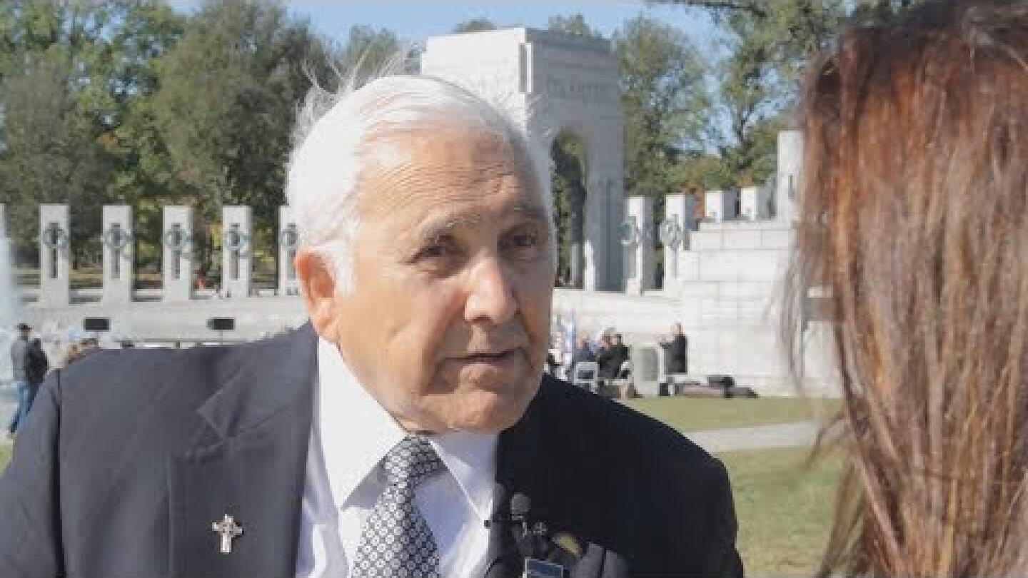 George Possas receives the The Greatest Generation Award at THE WASHINGTON OXI DAY FOUNDATION 2017