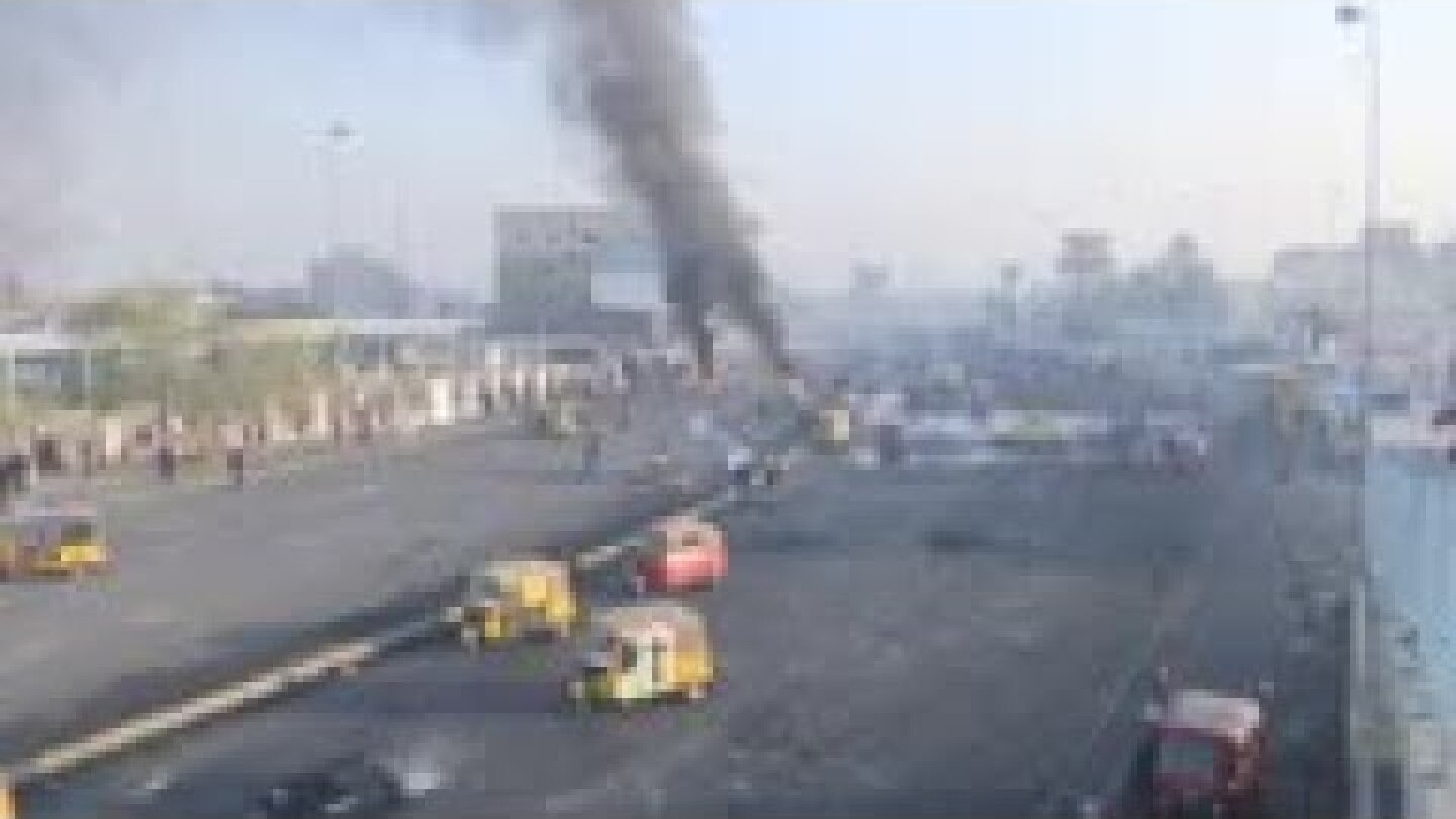 Clashes as protests continue in Baghdad