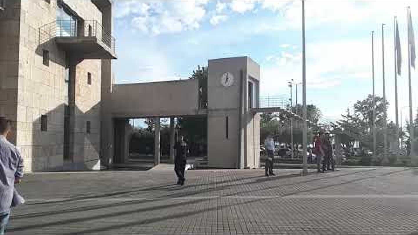 Thestival.gr Διαμαρτυρία Δημαρχείο Αποδοκιμασίες