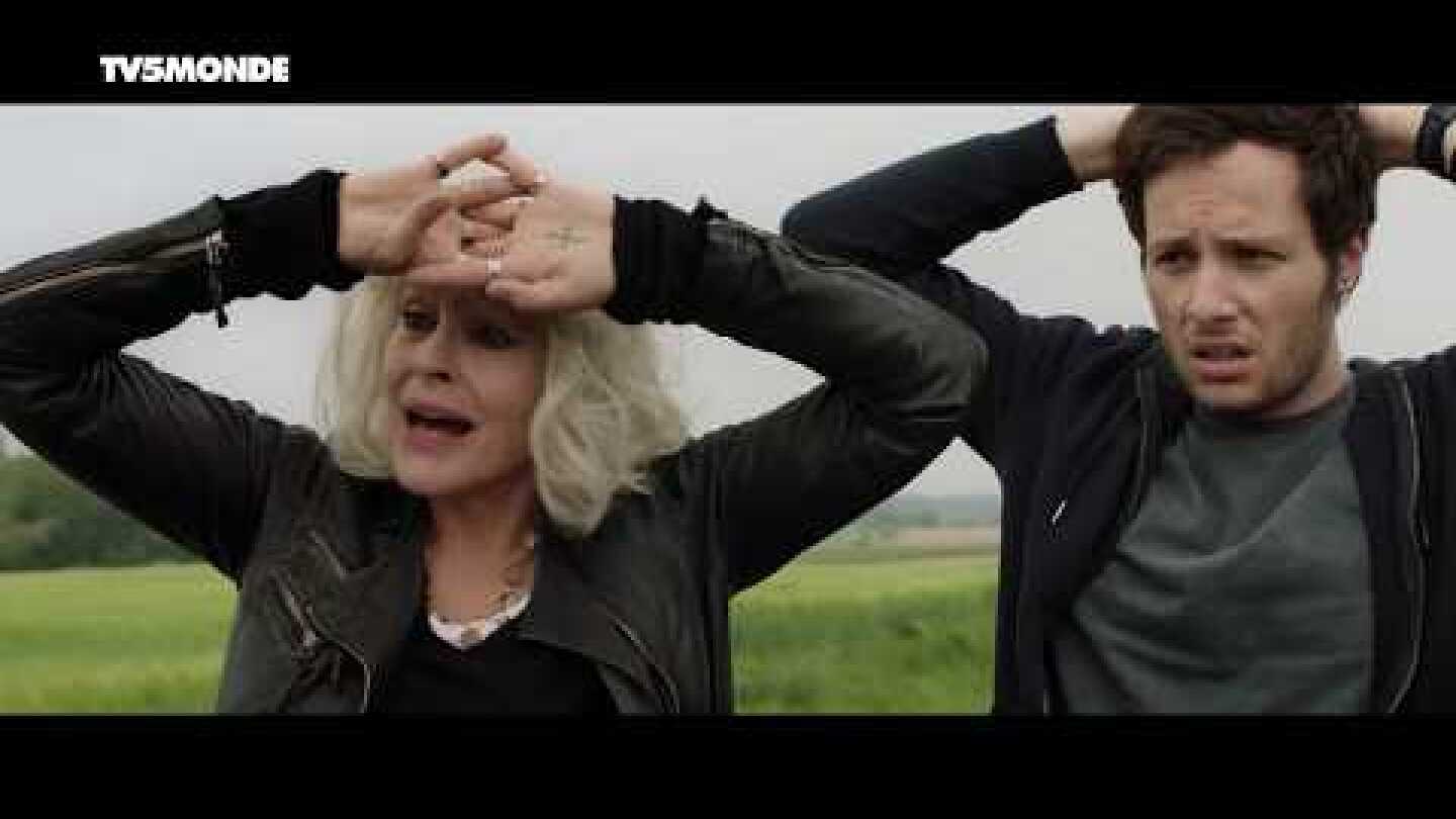 [TRAILER] Ma mère est folle (English subtitles)