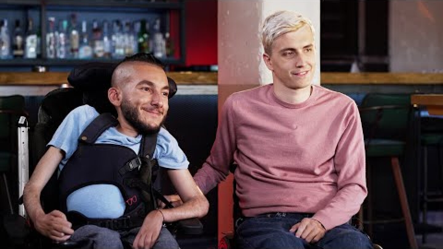 «Είμαι Δίπλα σου» Ιστορίες - Cool Crips