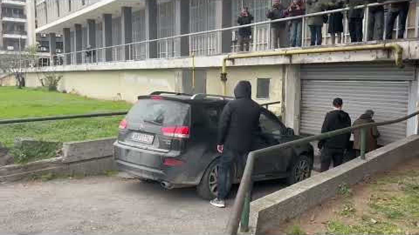 Thestival.gr Μεταγωγή 23χρονου στα Δικαστήρια 