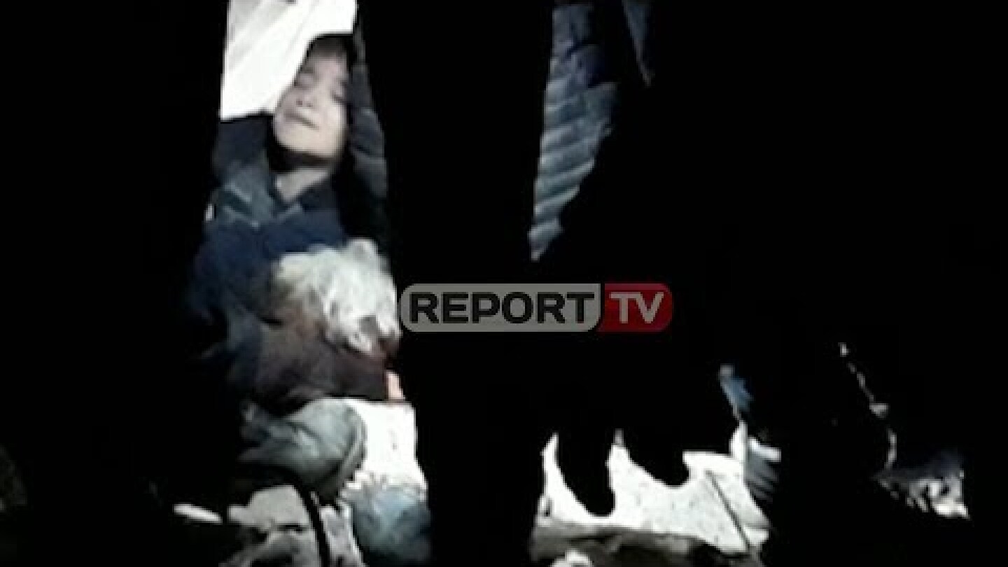 Report TV - Termeti/Thumanë, gjyshja e pajetë nën rrënoja, nipi nxirret gjallë në prehrin e saj