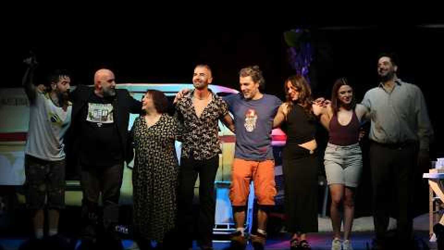 ΑΣ ΠΕΡΙΜΕΝΟΥΝ ΟΙ ΓΥΝΑΙΚΕΣ κωμωδία βασισμένη στην ταινία του Σταύρου Τσιώλη στο Θέατρο Ψυρρή