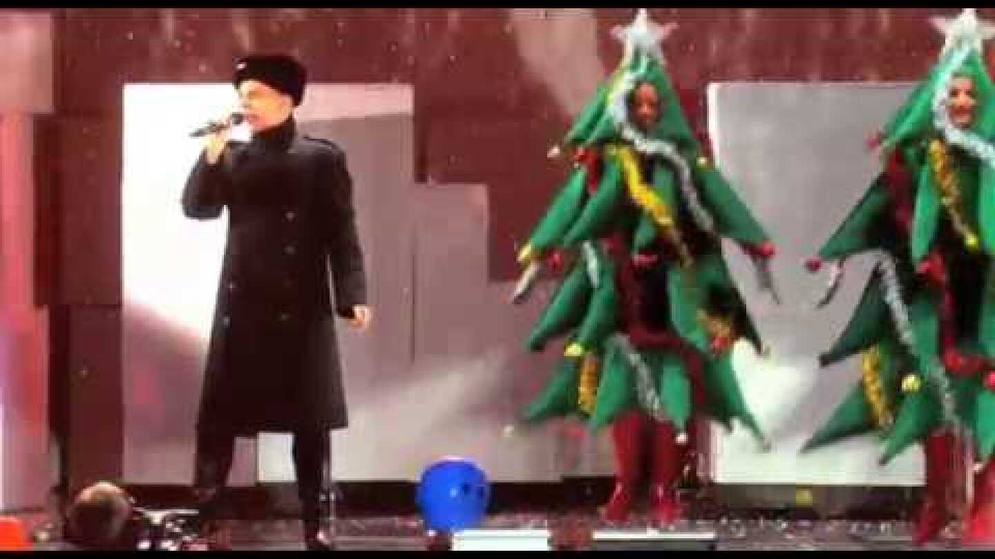 Pet Shop Boys - It Doesn't Often Snow At Christmas - Live at 02, 2009