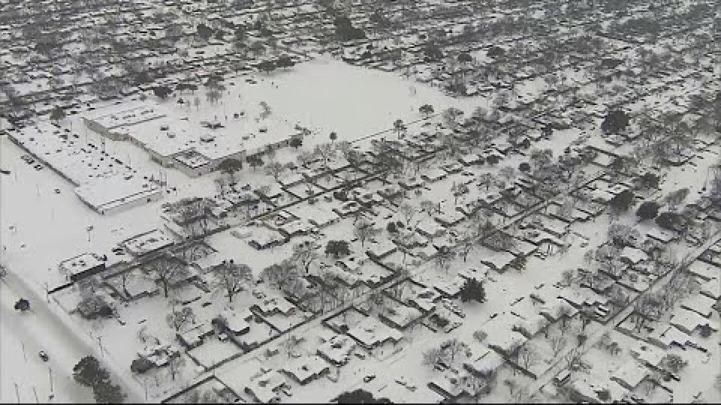 Dangerous winter storm with snow and freezing temperatures sweeps across southern U.S.