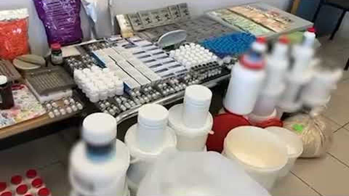 Συνελήφθησαν -2- άτομα που παρασκεύαζαν και διακινούσαν αναβολικά και παράνομες φαρμακευτικές ουσίες