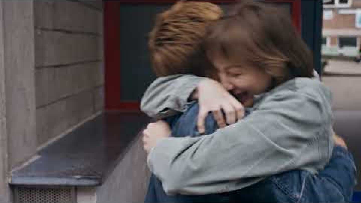 ΝΕΑΡΕΣ ΜΗΤΕΡΕΣ (JEUNES MERES) - Trailer Greek Subs