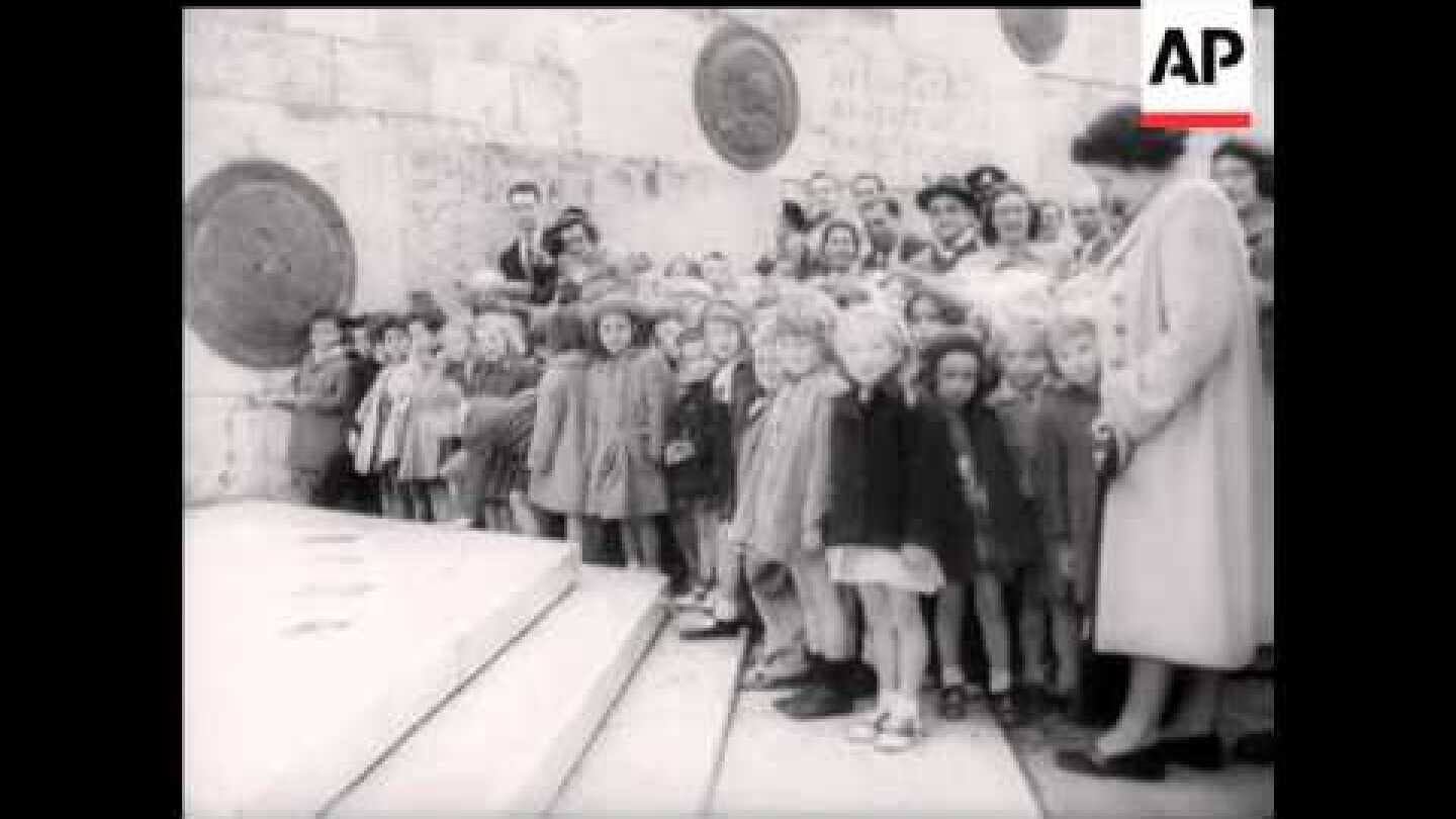 ATHENS WELCOMES THEIR ROYAL VISITORS