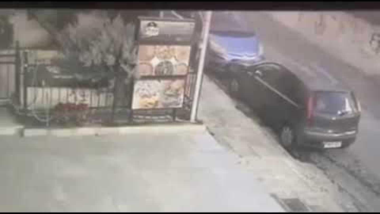 Κάμερα κατέγραψε τον άνδρα που σκότωσε σκύλο με τόξο στην Πετρούπολη Αττικής 4-2-2021