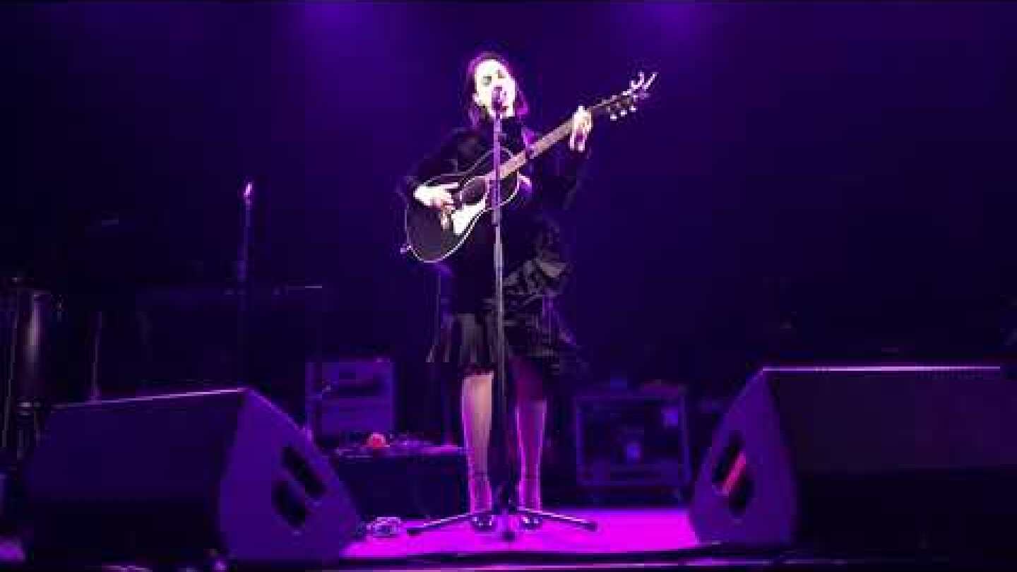 St. Vincent covering Red Hot Chili Peppers “Breaking The Girl”
