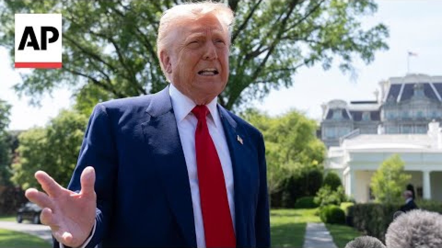 'I'd like to be pope': Trump jokes with reporters