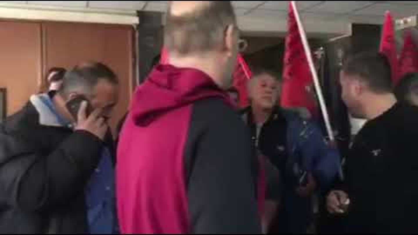 Εισβολή της ΠΟΕ-ΟΤΑ στο υπουργείο Εργασίας (2)