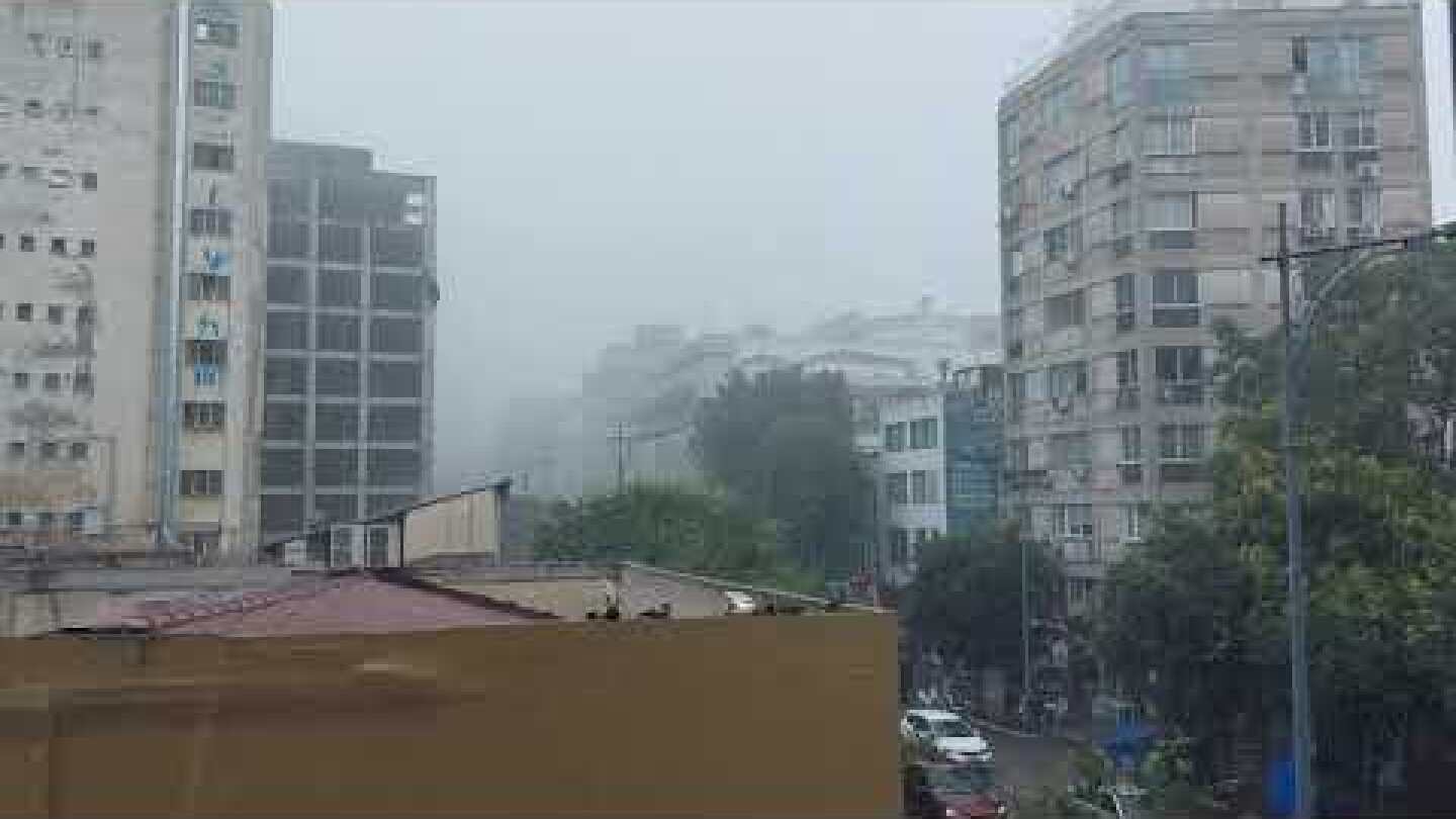 Έντονη βροχόπτωση στο κέντρο της Θεσσαλονίκης