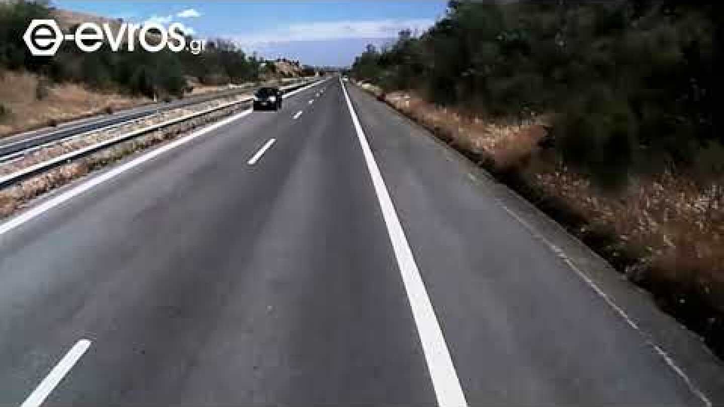 Οδηγός φορτηγού βρέθηκε αντιμέτωπος με έναν απόλυτο εφιάλτη, όταν είδε μπροστά του τρία αυτοκίνητα