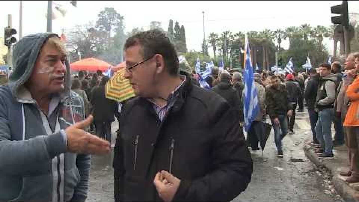 Ekstremistët grekë sulmojnë korrespondentin e Top Channel në Athinë