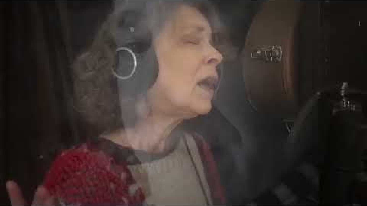 Μικρή Ακτή | Μαρίνα Σκιαδαρέση - Δημήτρης Οικονομάκης | Official Video Clip