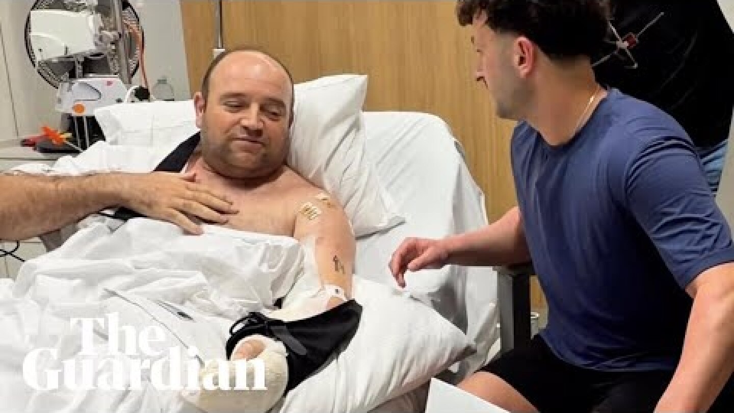 Bondi hero Ahmed al-Ahmed presented with $2.5 million cheque in hospital