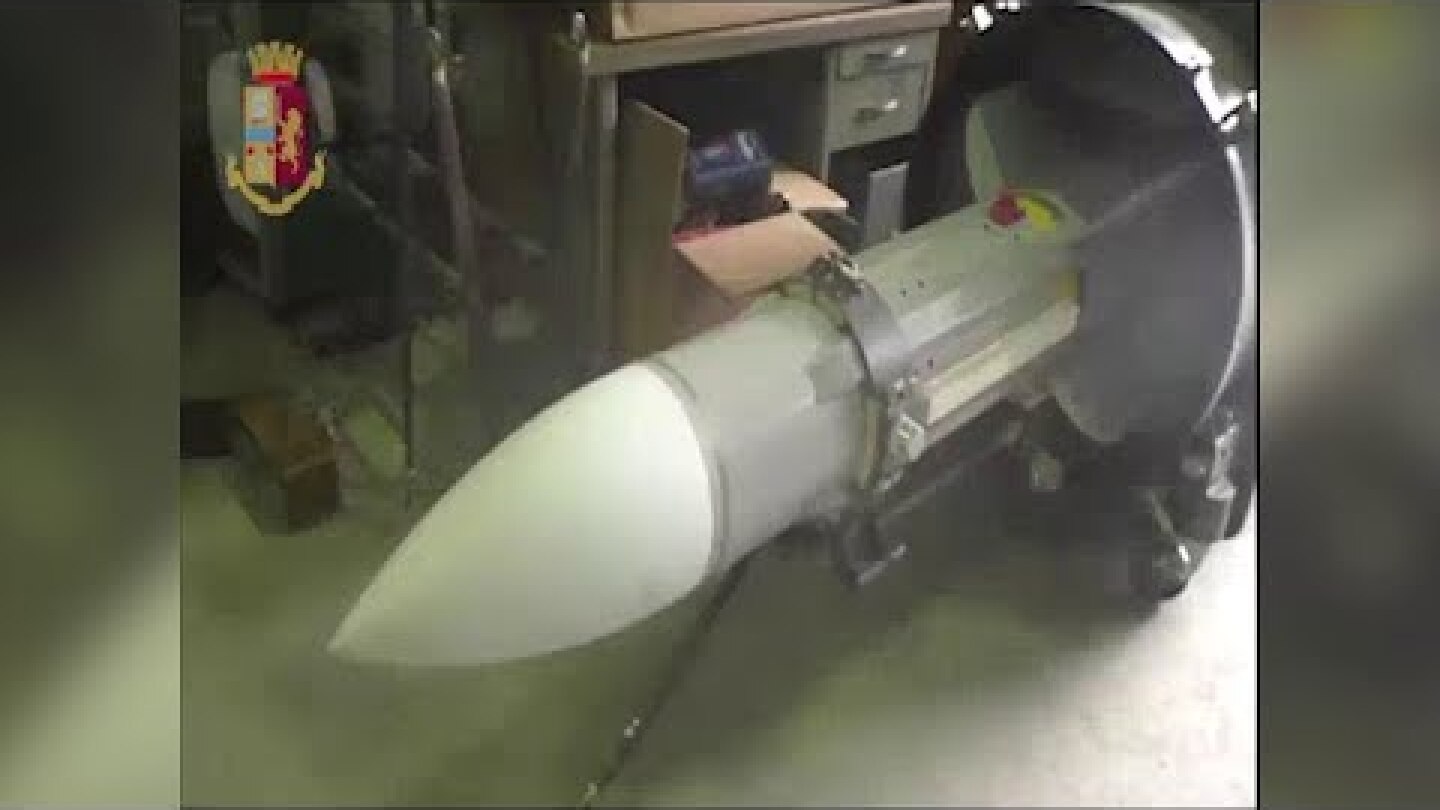 Torino, sequestrato arsenale a gruppo di estremisti destra: fra le armi anche un missile
