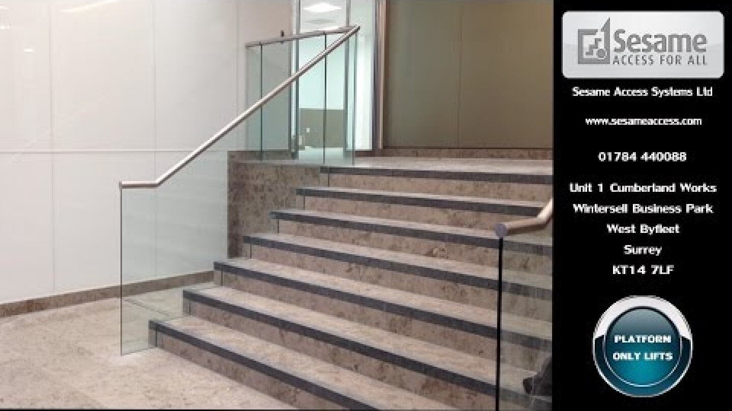 Whitechapel Lift in London 1088