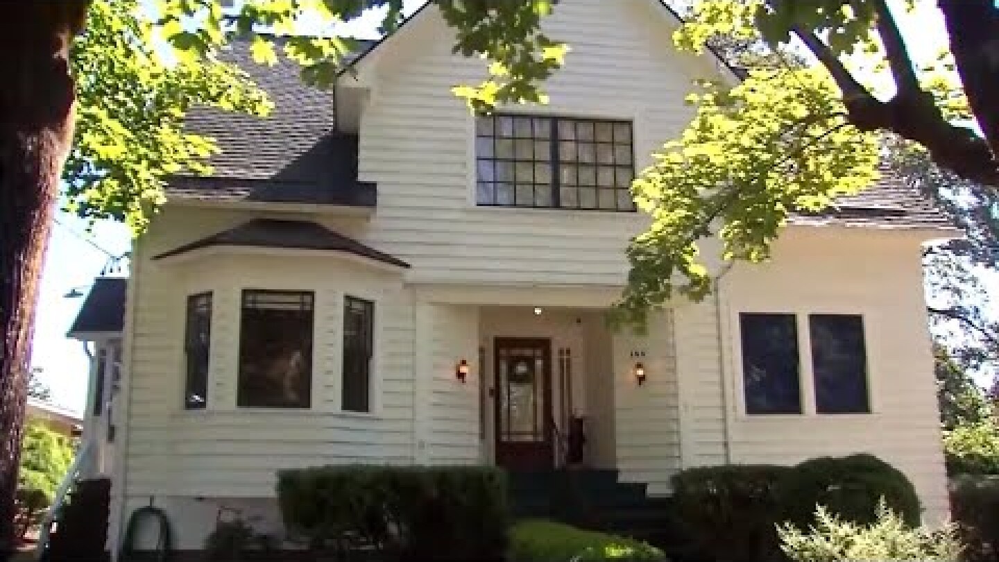 Swan House From 'Twilight' Is Now an Airbnb Rental in Oregon