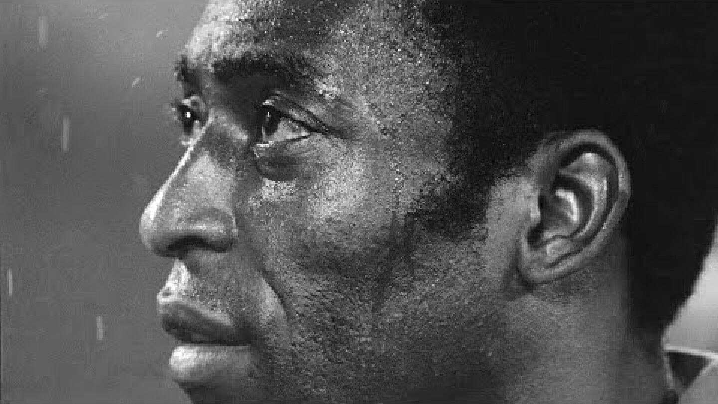 Brazilians to bid farewell to football legend Pelé at stadium wake • FRANCE 24 English