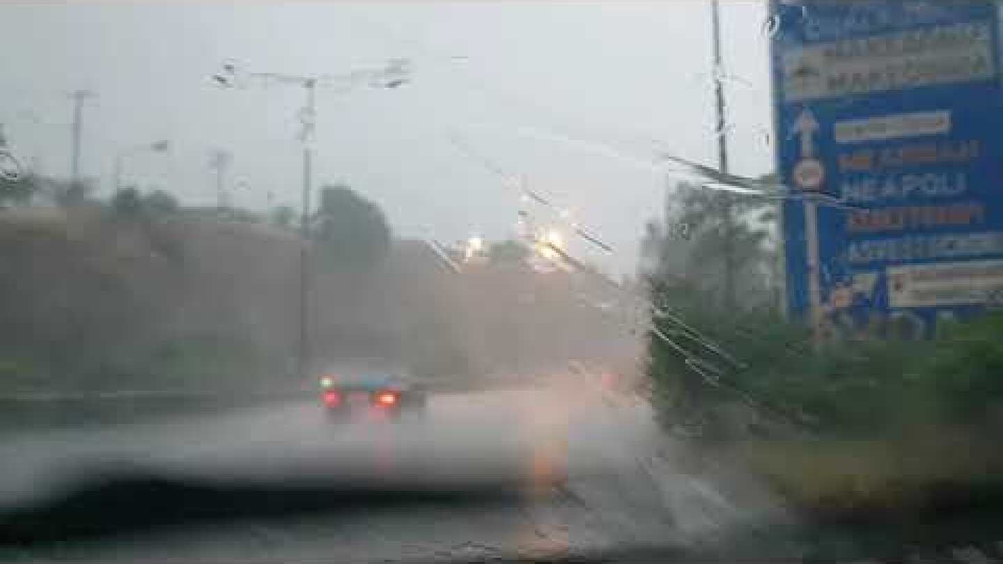 Thestival.gr Άνοιξαν οι ουρανοί στη Θεσσαλονίκη